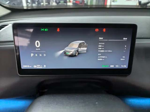 Leapmotor C10 — Фото автомобиля 7