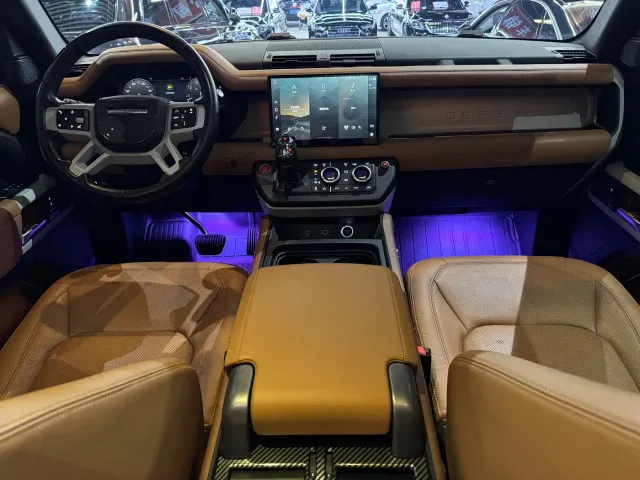 Land Rover Defender — Фото автомобиля 4
