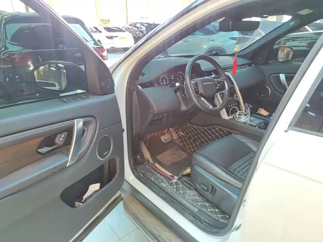Land Rover Discovery Sport — Фото автомобиля 15