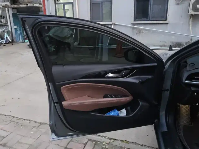 Buick Regal — Фото автомобиля 7