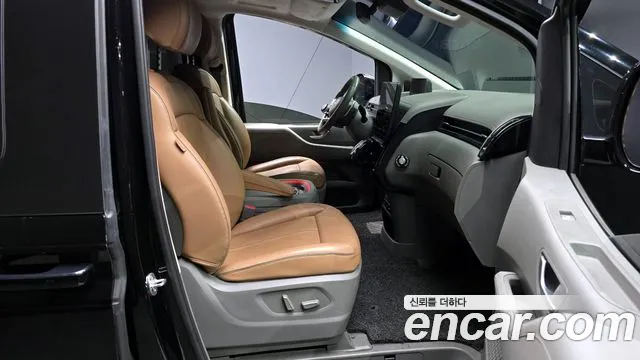 Hyundai Staria Staria 4WD Lounge 9 мест — Фото автомобиля 11