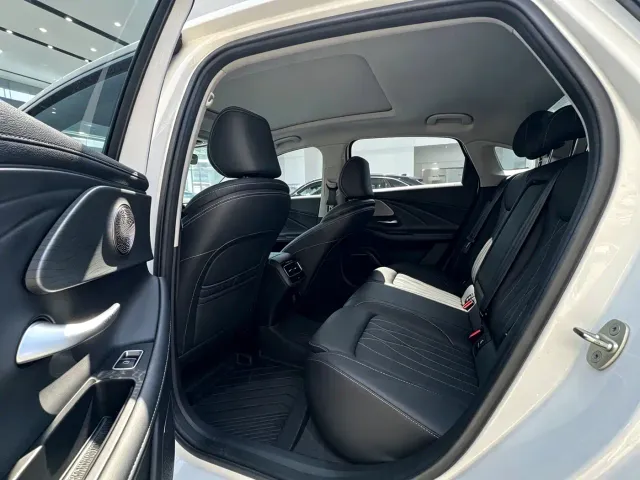 Chery Arrizo 8 — Фото автомобиля 6