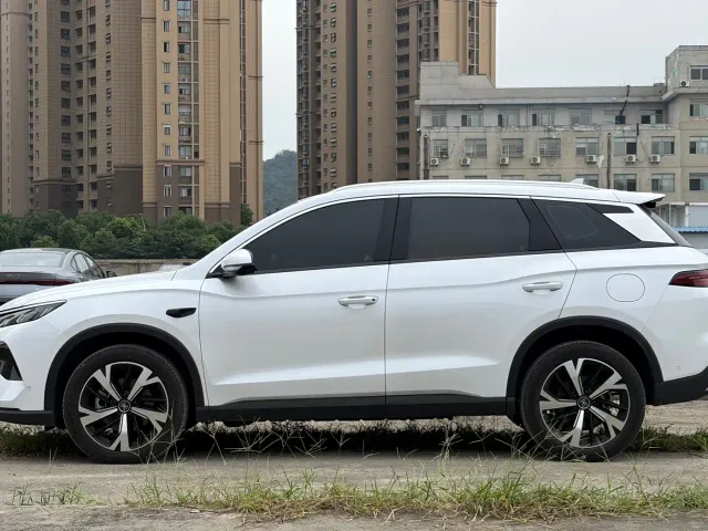 BYD Song Pro — Фото автомобиля 7