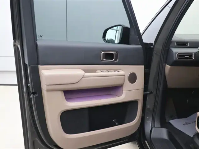 Li Auto Li Auto MEGA 2025 Model Home Family Special Edition — Фото автомобиля 10