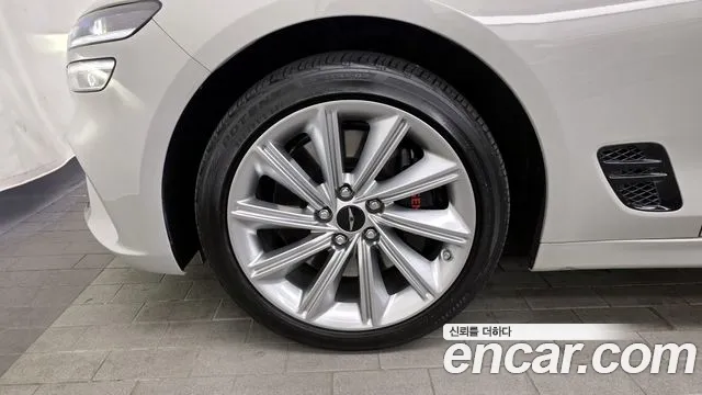 Genesis G70 — Фото автомобиля 5
