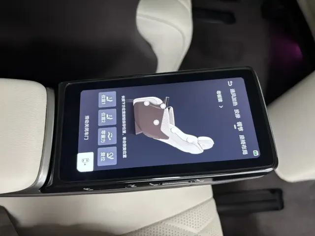 Denza Denza D9 2025 Model DM-i Smart Drive Edition 1020 AWD Flagship — Фото автомобиля 25