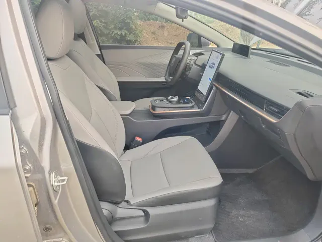 Toyota bZ3 — Фото автомобиля 12