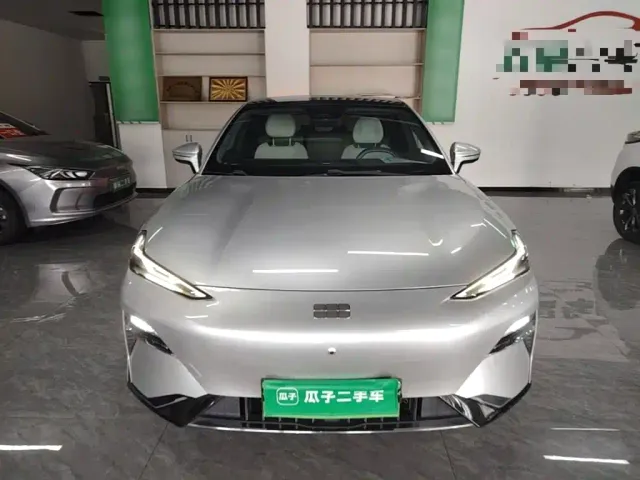 Geely Galaxy E8 — Фото автомобиля 2