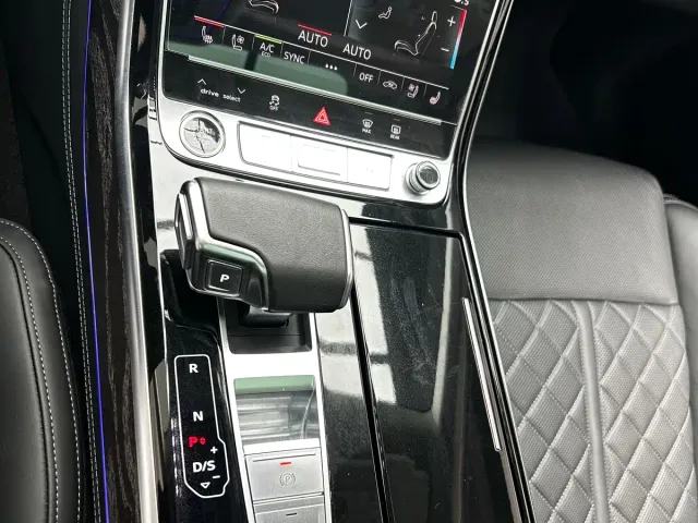 Audi A8 — Фото автомобиля 8