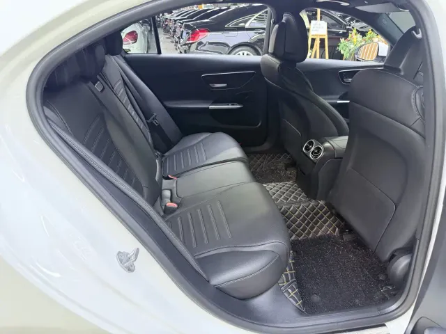Mercedes-Benz C-Class — Фото автомобиля 12