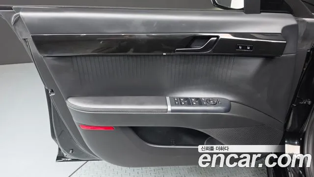 Hyundai Grandeur Grandeur (GN7) 3.5 Бензин 4WD — Фото автомобиля 19