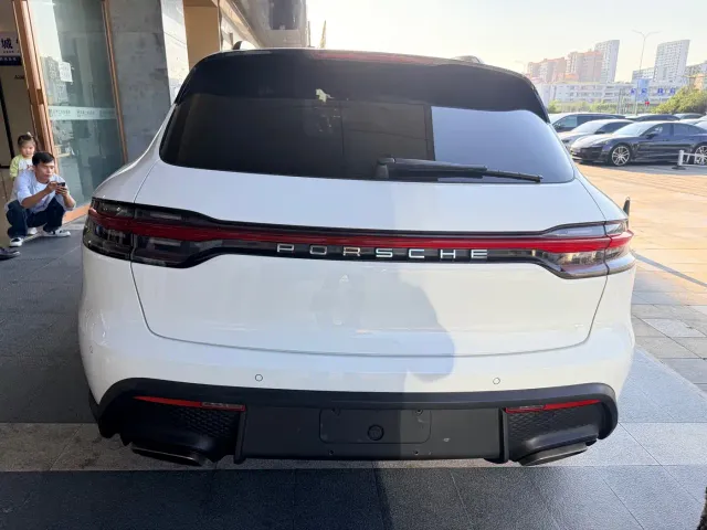 Porsche Macan — Фото автомобиля 15