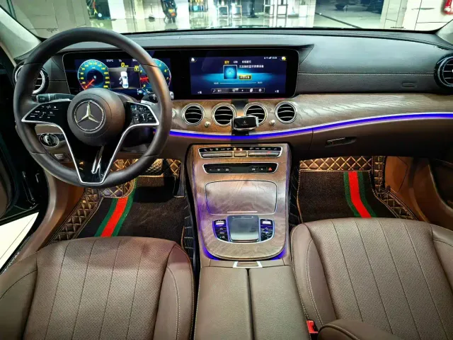 Mercedes-Benz E-Class — Фото автомобиля 6