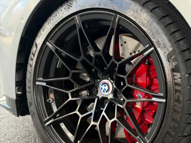 BMW M4 — Фото автомобиля 3