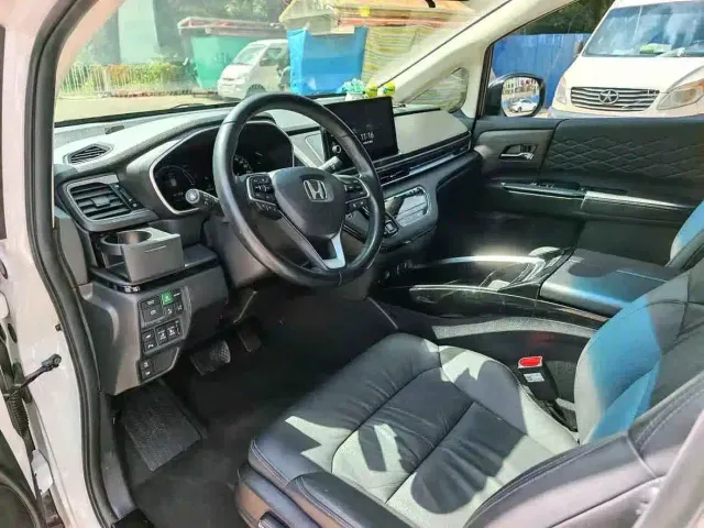 Honda Elysion — Фото автомобиля 6