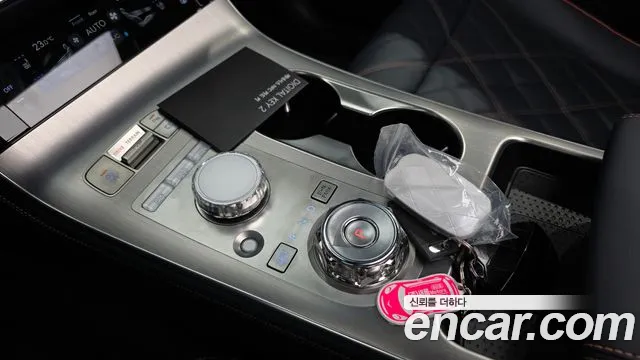 Genesis GV70 — Фото автомобиля 12