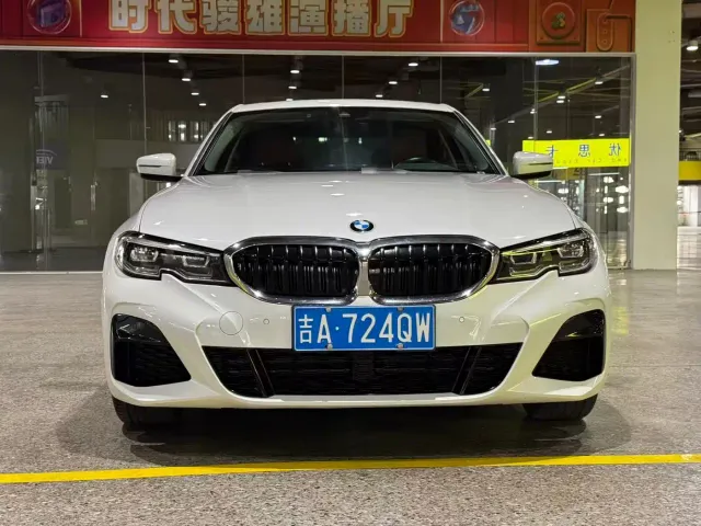 Фотография автомобиля — BMW 3 Series