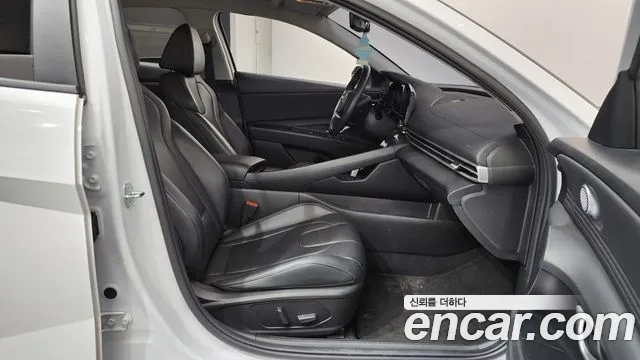 Hyundai AVANTE Avante (CN7) — Фото автомобиля 24