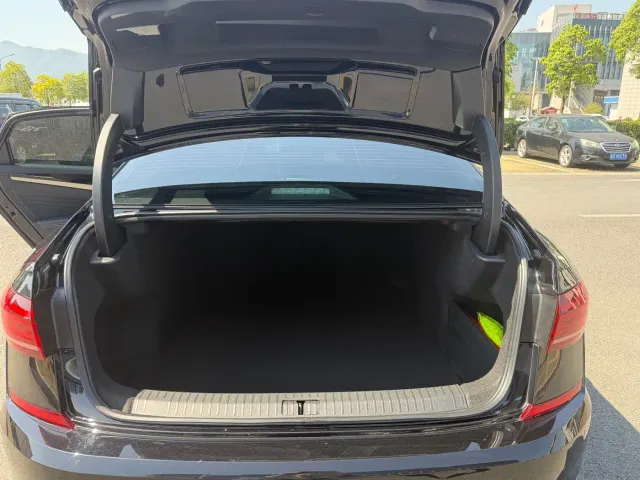 Volkswagen Passat — Фото автомобиля 6