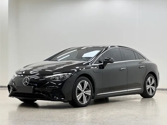 Фотография автомобиля — Mercedes-Benz EQE