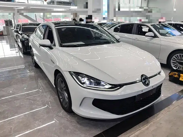 Volkswagen Lamando — Фото автомобиля 3