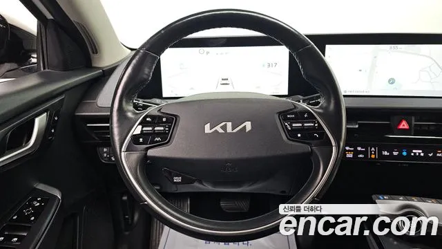 Kia EV6 — Фото автомобиля 13