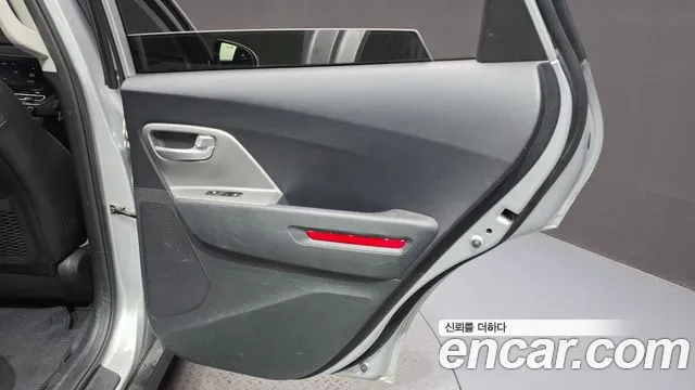 Kia Niro — Фото автомобиля 14