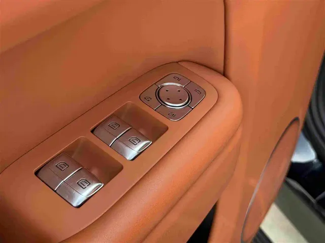 Li Auto L9 — Фото автомобиля 14