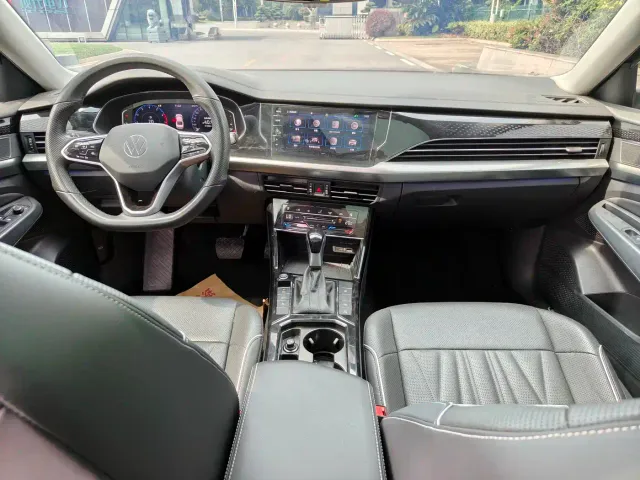 Volkswagen Passat — Фото автомобиля 6
