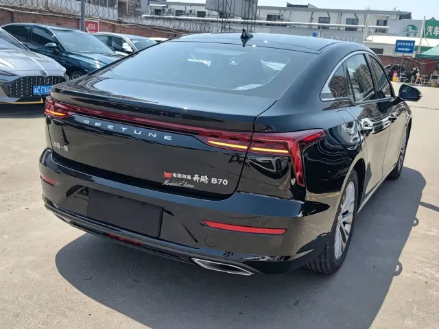Bestune B70 — Фото автомобиля 11