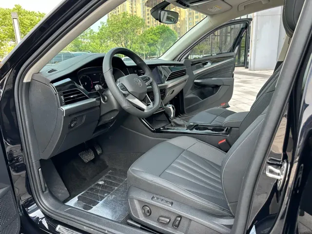 Volkswagen Passat — Фото автомобиля 10