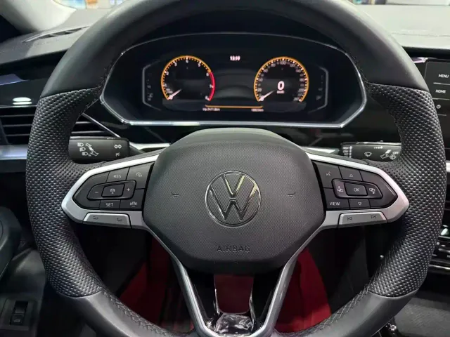 Volkswagen Passat — Фото автомобиля 9