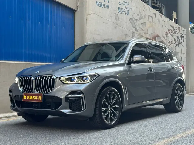 Фотография автомобиля — BMW X5