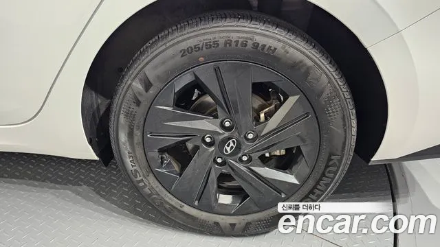 Hyundai Avante CN7 — Фото автомобиля 21