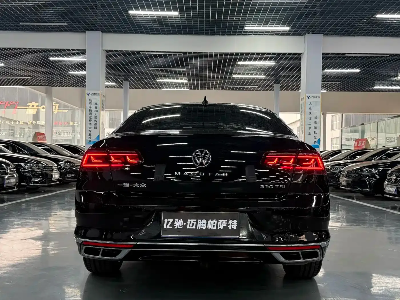 Volkswagen Magotan 2025 Facelift Public Edition 330TSI DSG Luxury — Фото автомобиля 8
