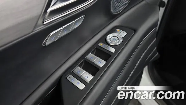 Genesis GV80 — Фото автомобиля 30