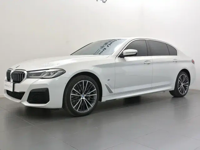 BMW 5 Series — Фото автомобиля 15