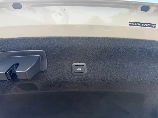 Xiaomi SU7 — Фото автомобиля 11