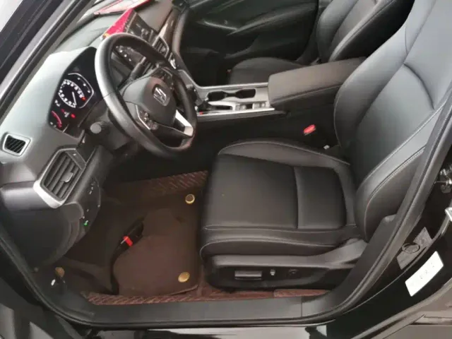 Honda Accord — Фото автомобиля 10