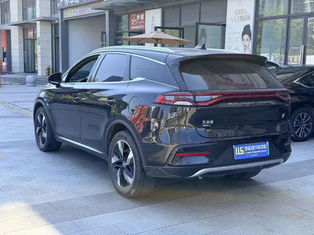 BYD Tang — Фото автомобиля 4