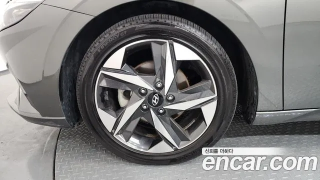 Hyundai AVANTE Avante (CN7) — Фото автомобиля 4