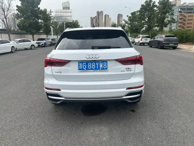 Audi Q3 — Фото автомобиля 13