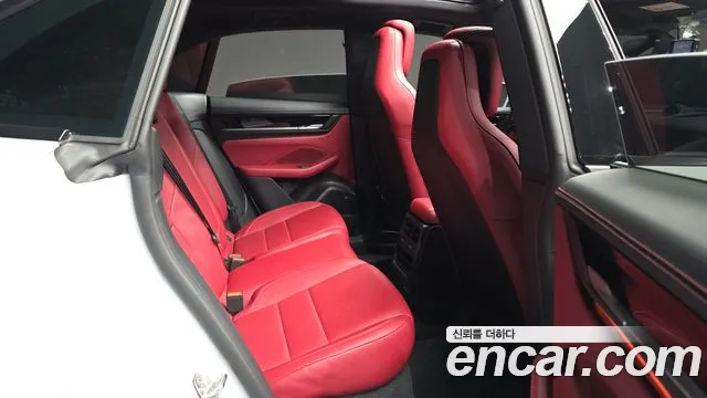 Porsche Macan — Фото автомобиля 12