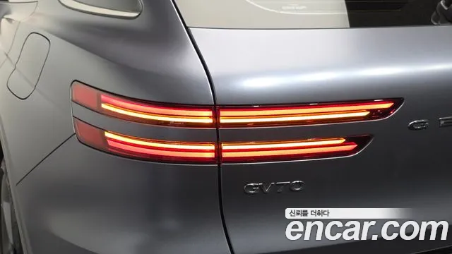 Genesis GV70 — Фото автомобиля 8