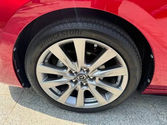Mazda Axela — Фото автомобиля 16