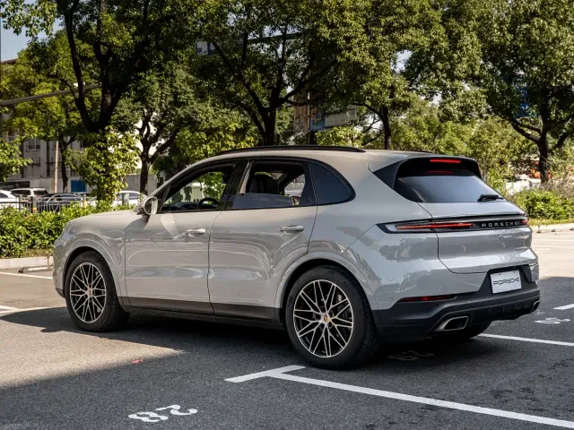Porsche Cayenne — Фото автомобиля 7