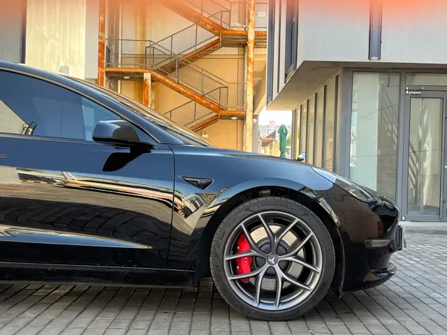 Tesla Model 3 2022 Performance High-Performance AWD — Фото автомобиля 5
