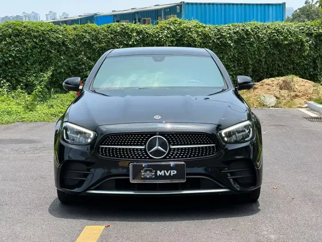 Mercedes-Benz E-Class — Фото автомобиля 2