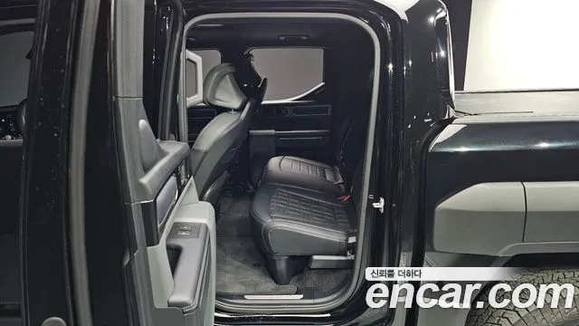 Kia Tasman Tasman 2.5T Бензин 4WD — Фото автомобиля 11