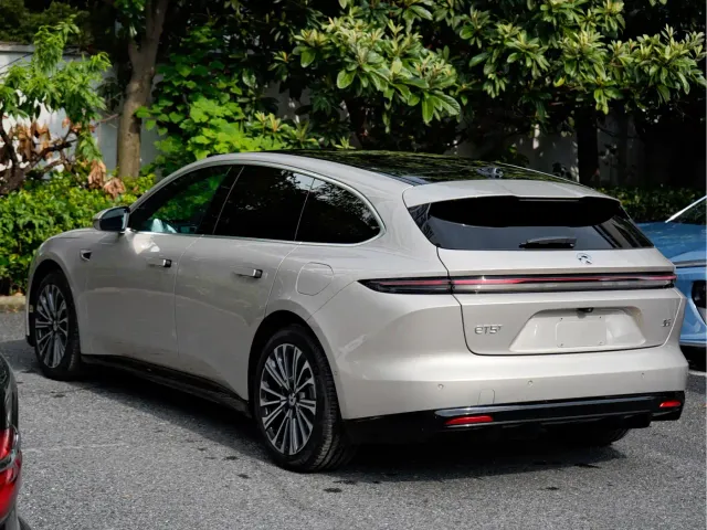 Nio ET5 Touring — Фото автомобиля 4